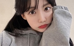 被同桌摸出水来了好爽